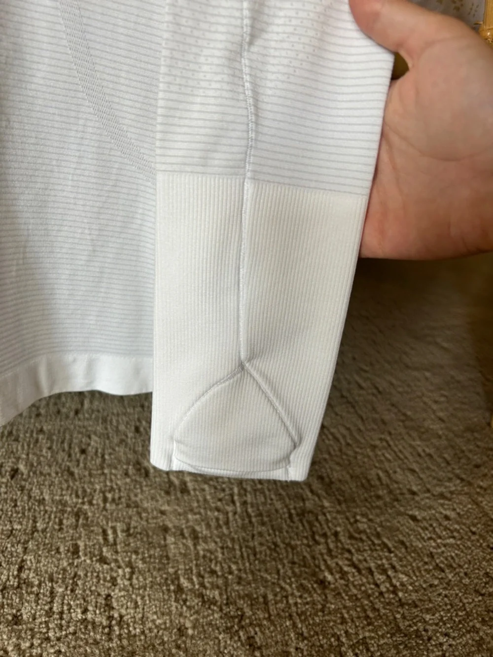 Women’s Lululemon White Swiftly Tech Long Sleeve Top